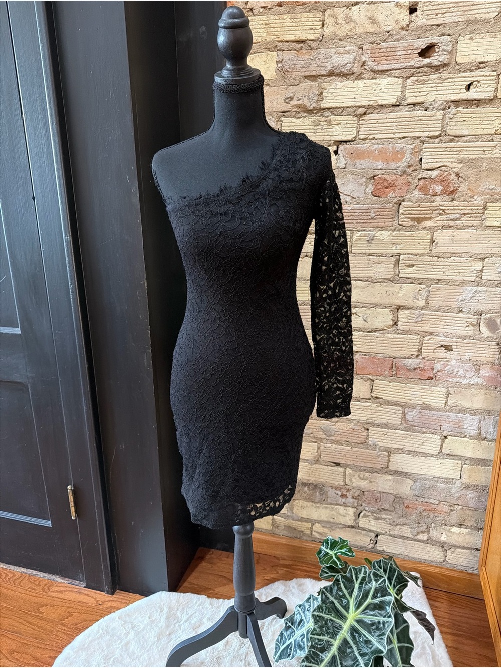 🖤 Express Black Floral Lace One Shoulder Bodycon Mini Dress | Medium